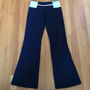 Lululemon Groove Yoga Pants. Size 6